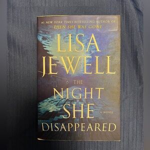 The Night She Disappeared by Lisa Jewell, paperback novel, thriller book